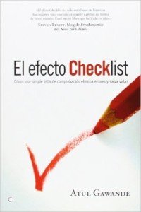 Portada del libro "El efecto Checklist" de Atul Gawande